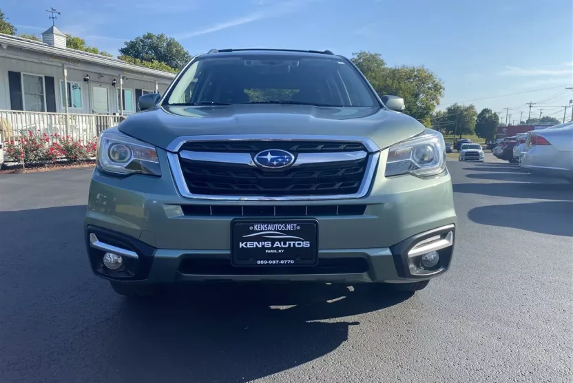 2017 Subaru Forester 2.5i Touring photo 1