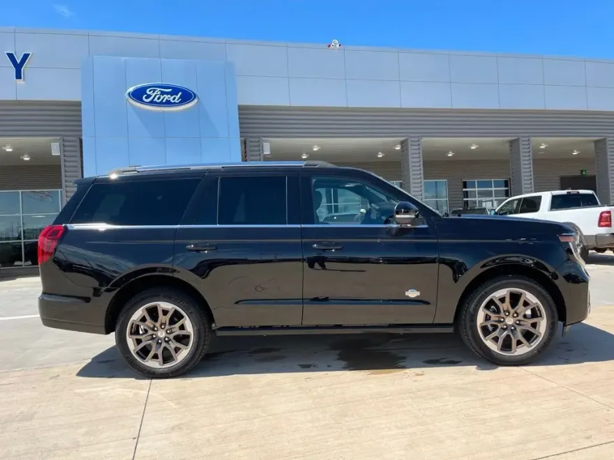 2025 Ford Expedition King Ranch photo 1
