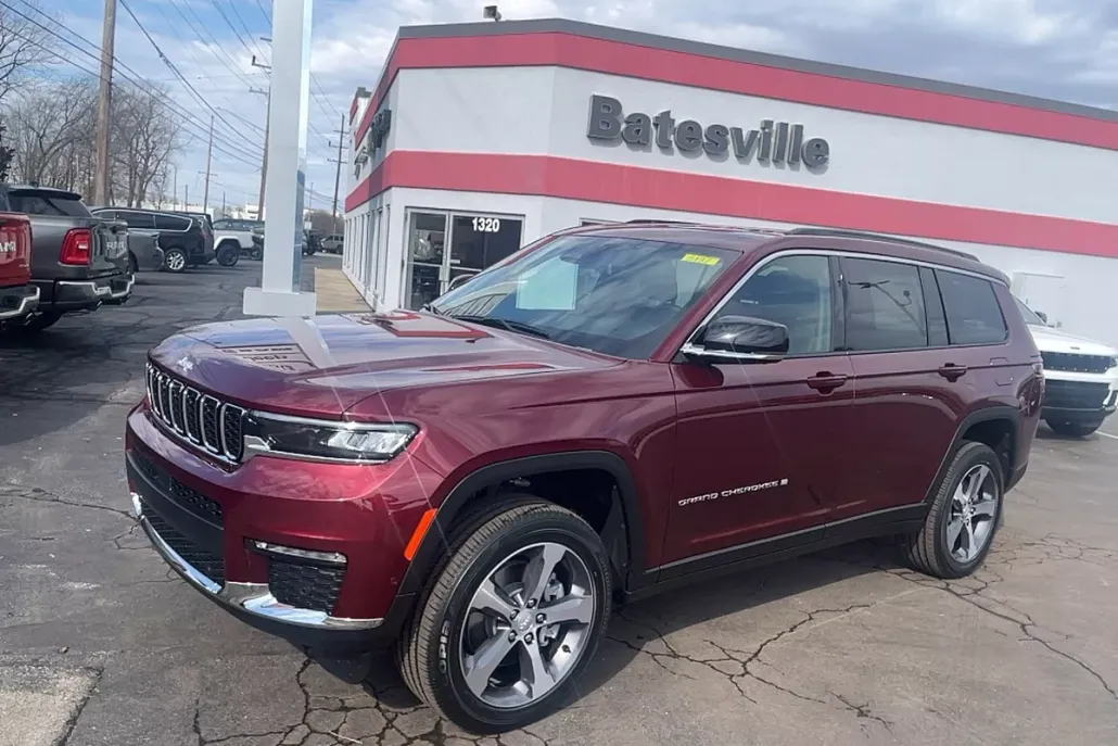 2025 Jeep Grand Cherokee Limited photo 1