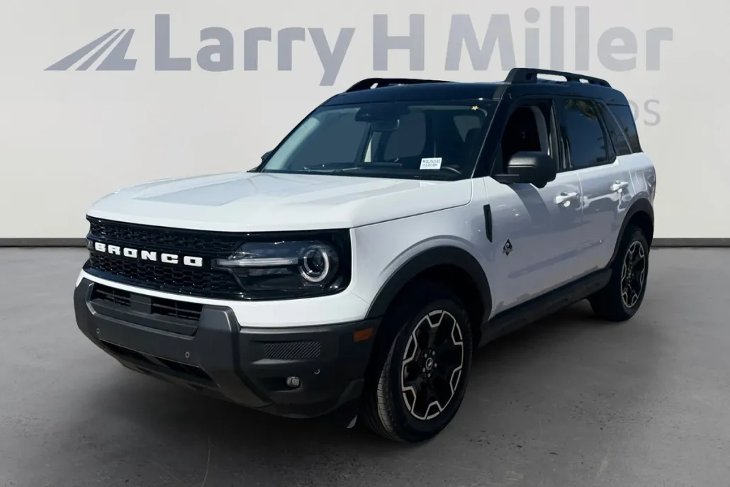 2025 Ford Bronco Sport Outer Banks photo 1