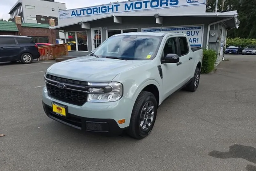 2024 Ford Maverick XLT photo 1