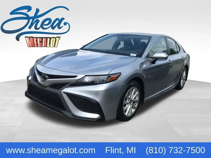2022 Toyota Camry SE photo 1