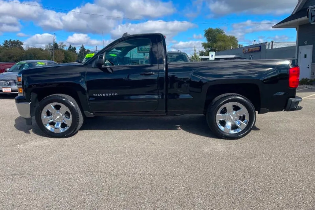 2015 Chevrolet Silverado 1500 LT photo 1