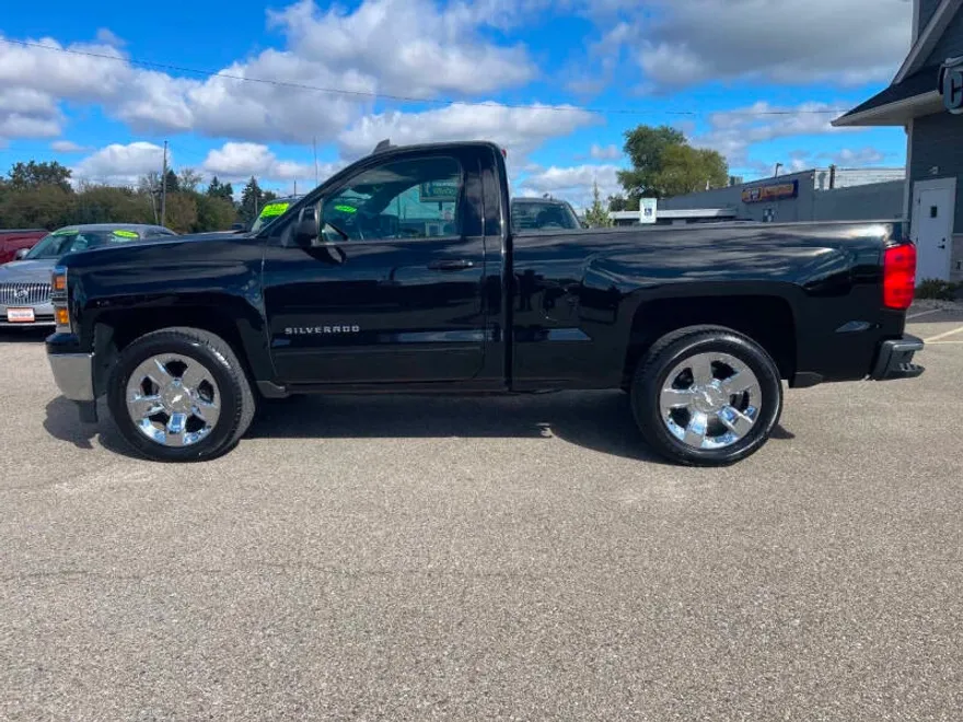 2015 Chevrolet Silverado 1500 LT photo 1