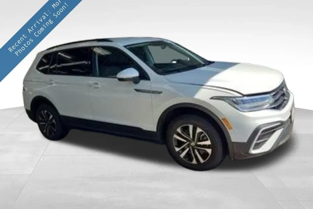 2022 Volkswagen Tiguan S photo 1