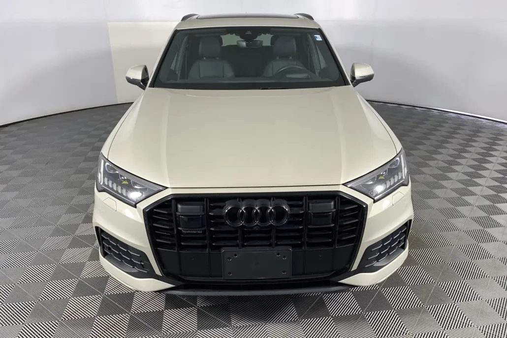 2023 Audi Q7 55 Prestige photo 1