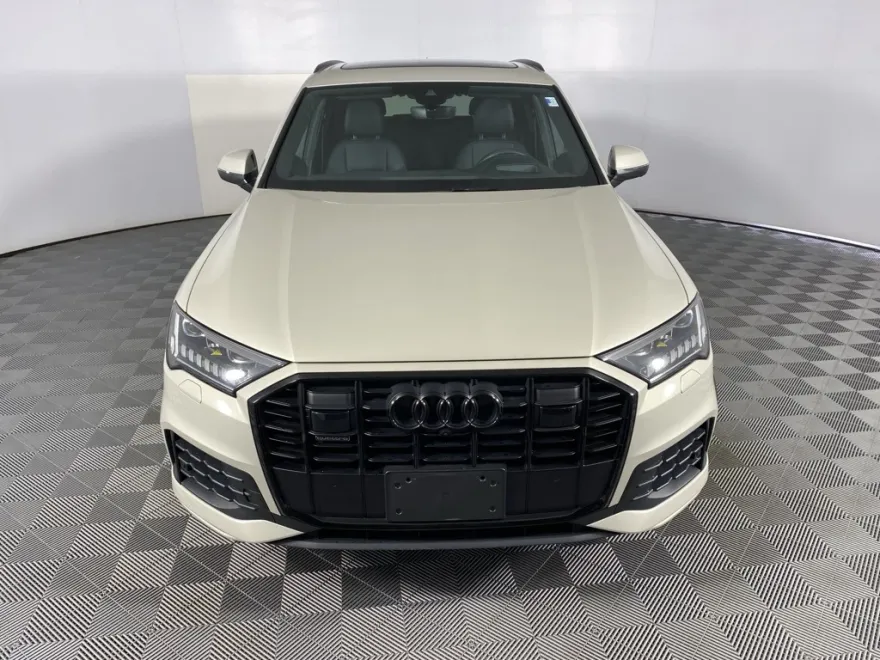 2023 Audi Q7 55 Prestige photo 1