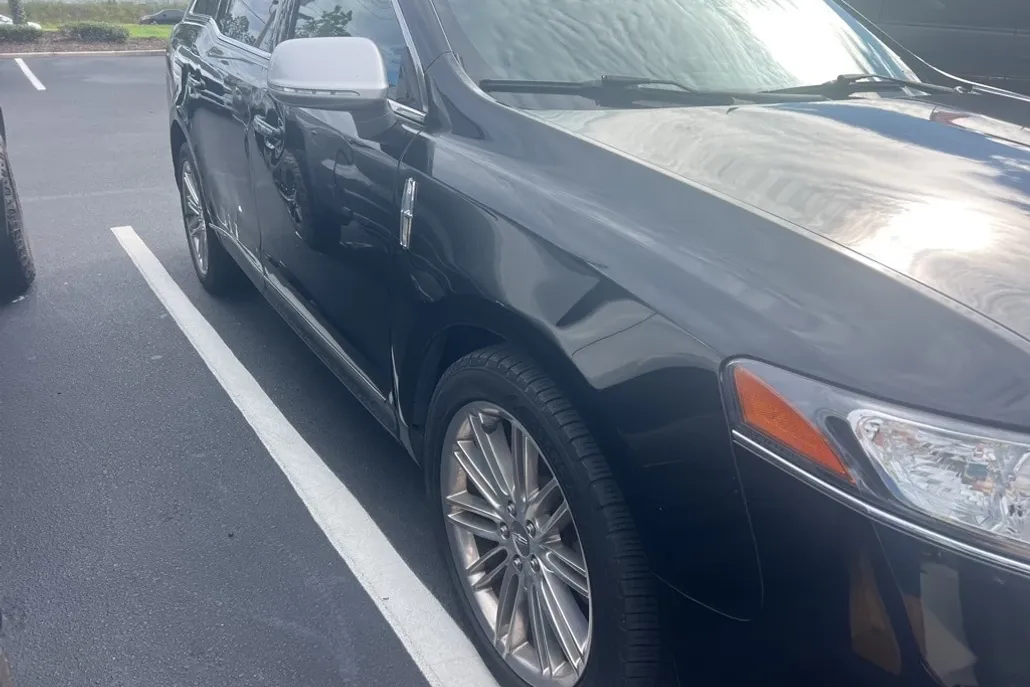 2015 Lincoln MKT EcoBoost photo 1