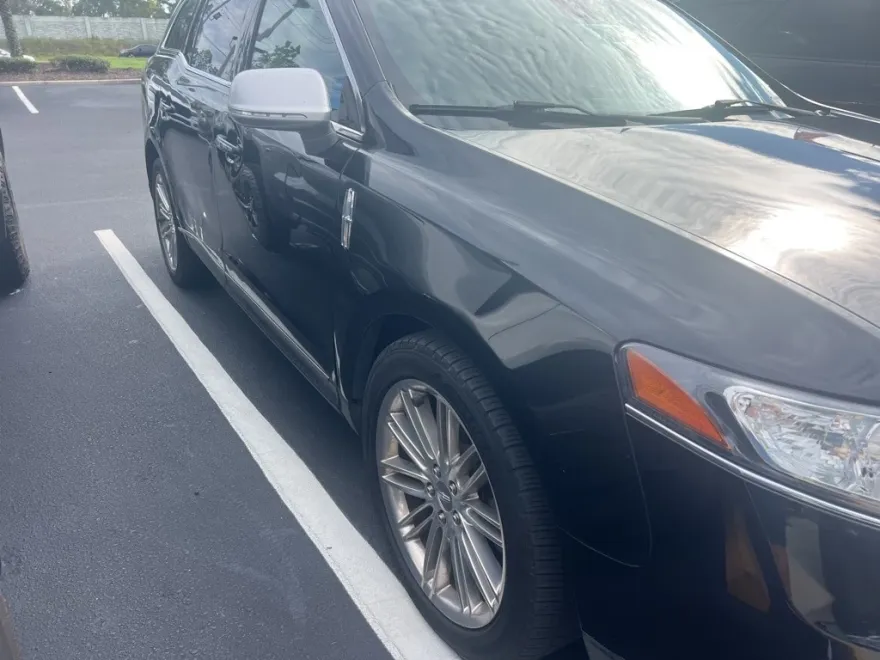 2015 Lincoln MKT EcoBoost photo 1