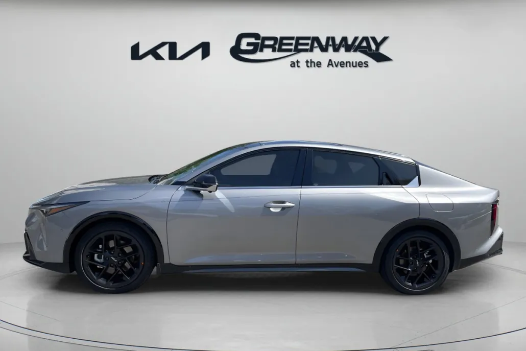 2025 Kia K4 GT-Line Turbo photo 1