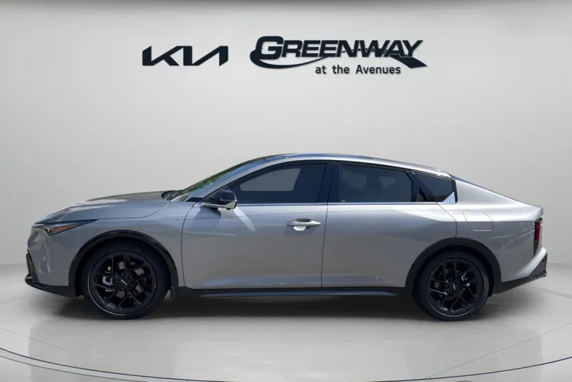 2025 Kia K4 GT-Line Turbo photo 1
