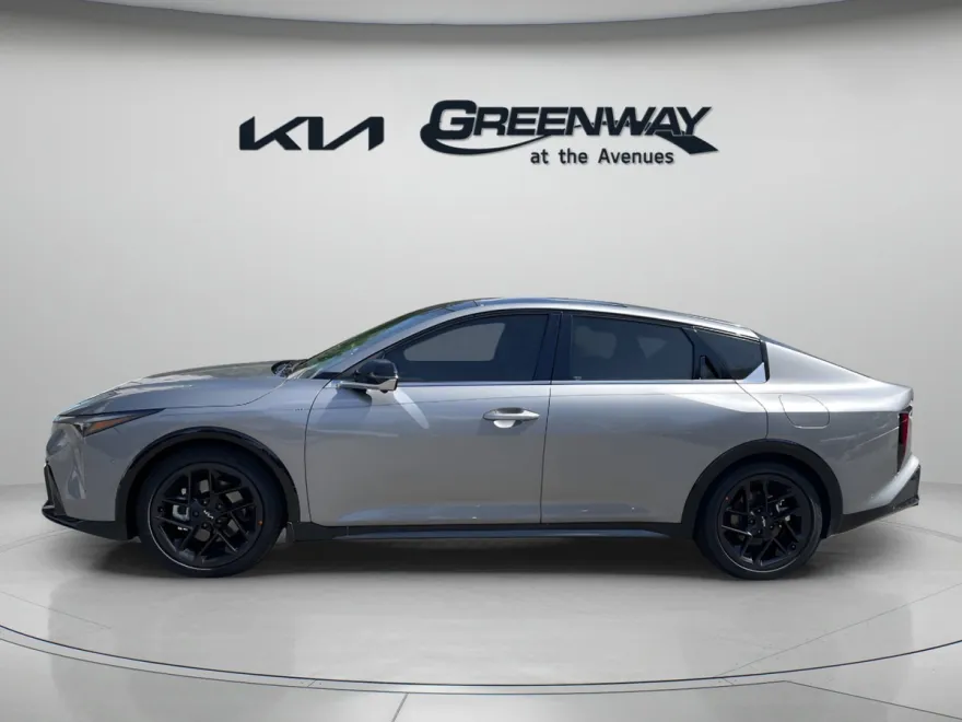 2025 Kia K4 GT-Line Turbo photo 1