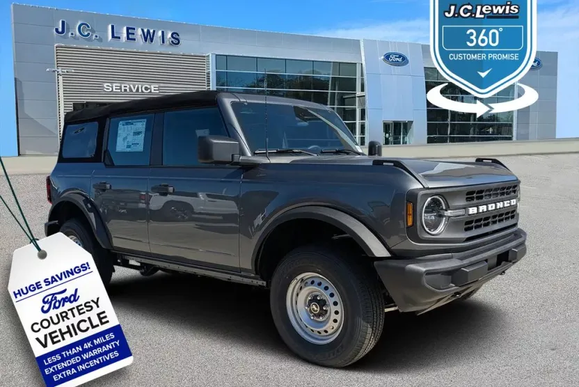 2025 Ford Bronco Base photo 1