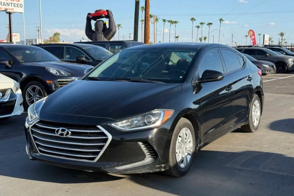 2017 Hyundai Elantra SE photo 1