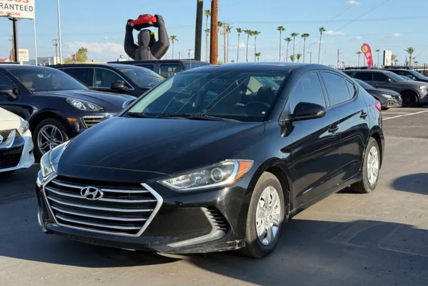 2017 Hyundai Elantra SE photo 1