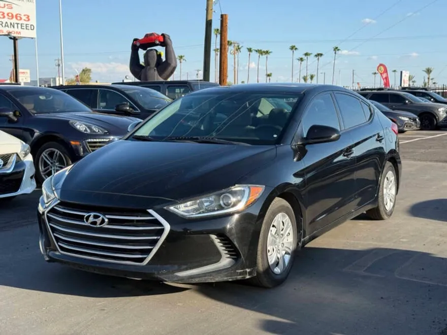 2017 Hyundai Elantra SE photo 1