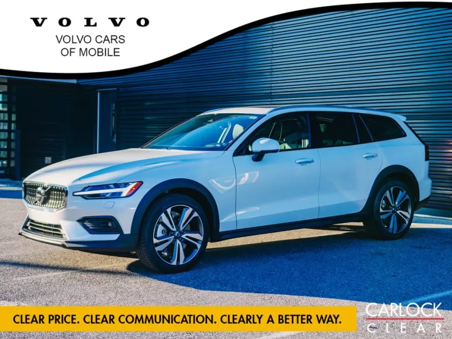 2025 Volvo V60 Cross Country B5 Plus photo 1