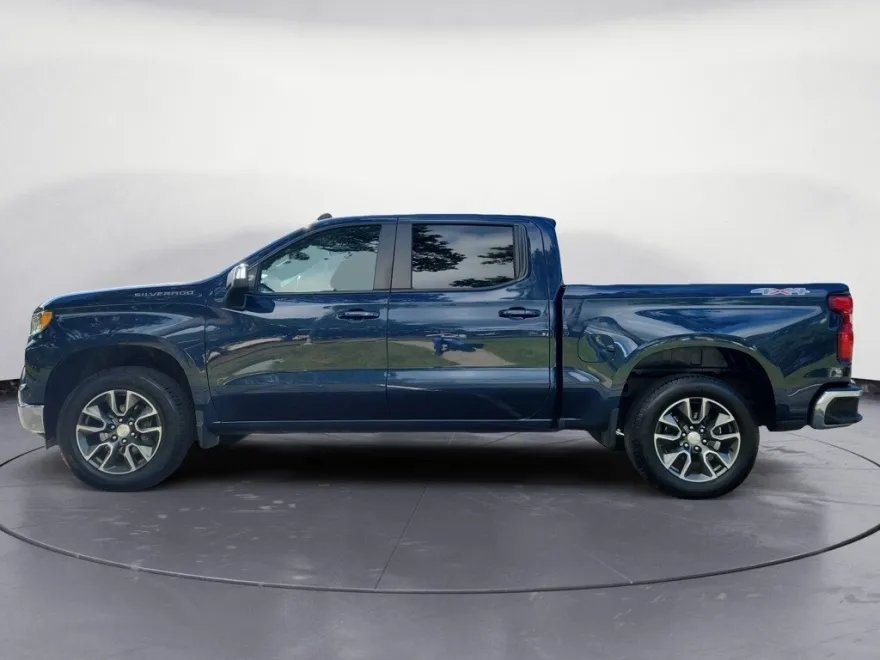 2022 Chevrolet Silverado 1500 LT photo 1