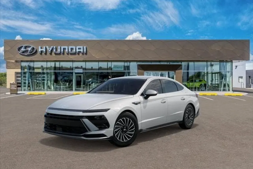 2025 Hyundai Sonata Hybrid SEL photo 1