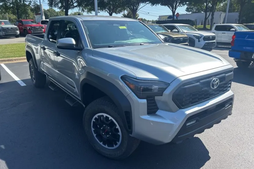 2025 Toyota Tacoma TRD Off-Road Double Cab photo 1
