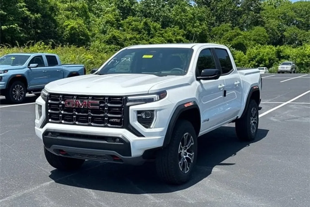 2025 Gmc Canyon AT4 photo 1