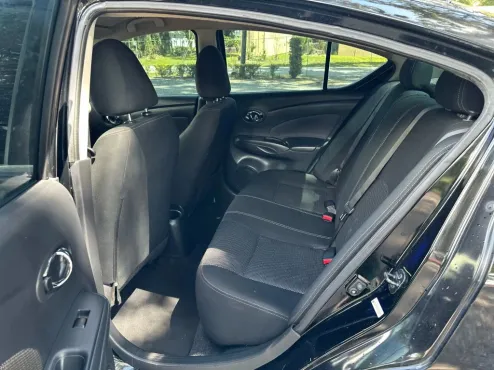 2019 Nissan Versa SV Sedan photo 4