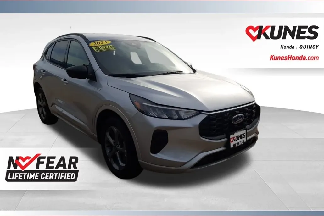 2023 Ford Escape ST-Line photo 1