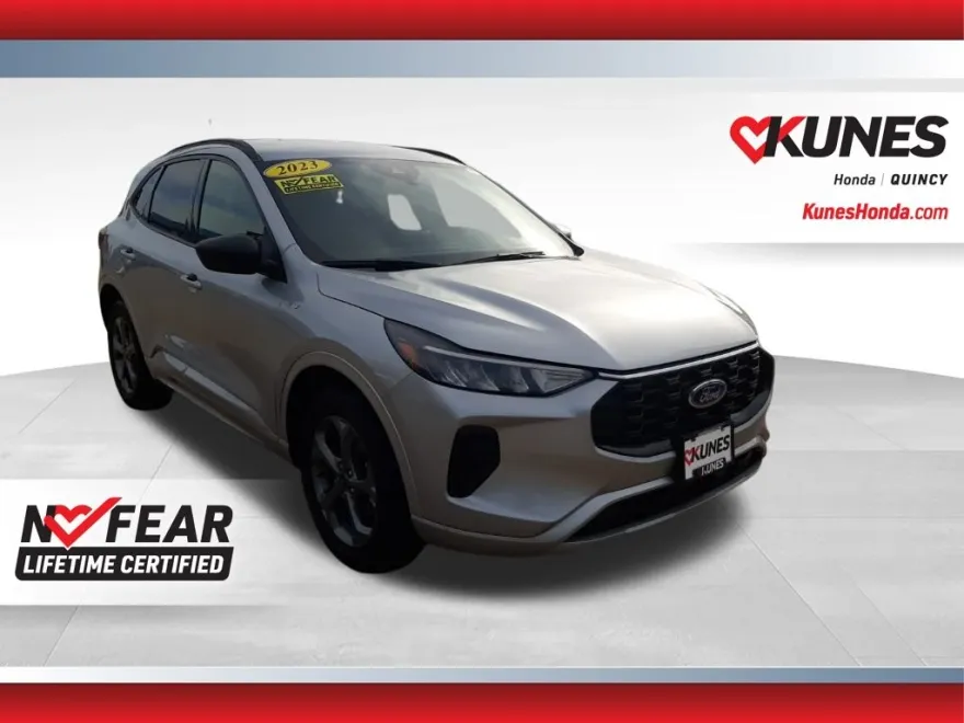 2023 Ford Escape ST-Line photo 1