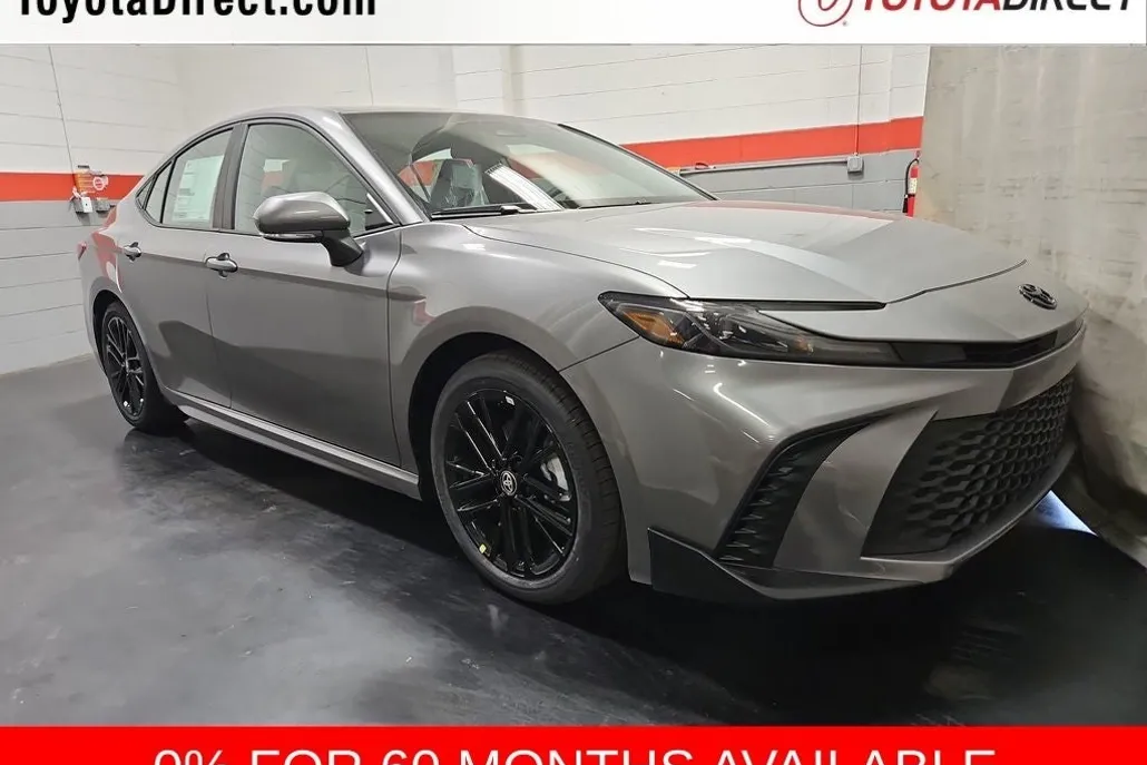 2026 Toyota Camry SE photo 1