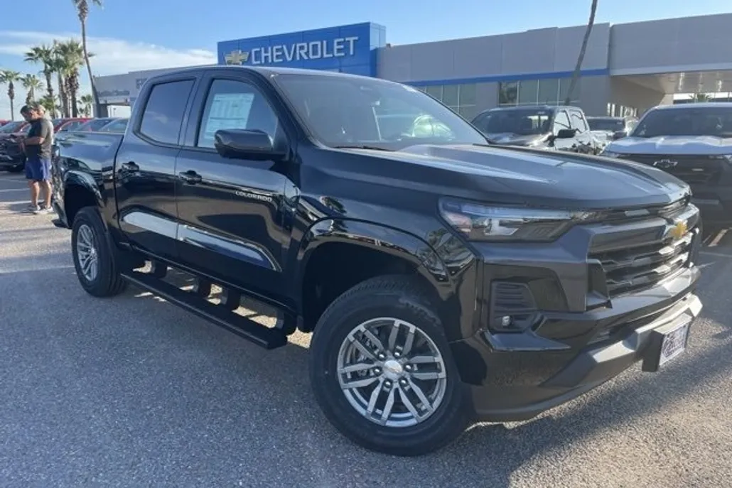 2026 Chevrolet Colorado LT photo 1
