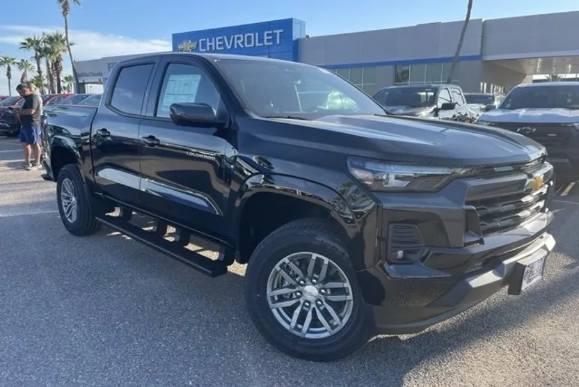 2026 Chevrolet Colorado LT photo 1