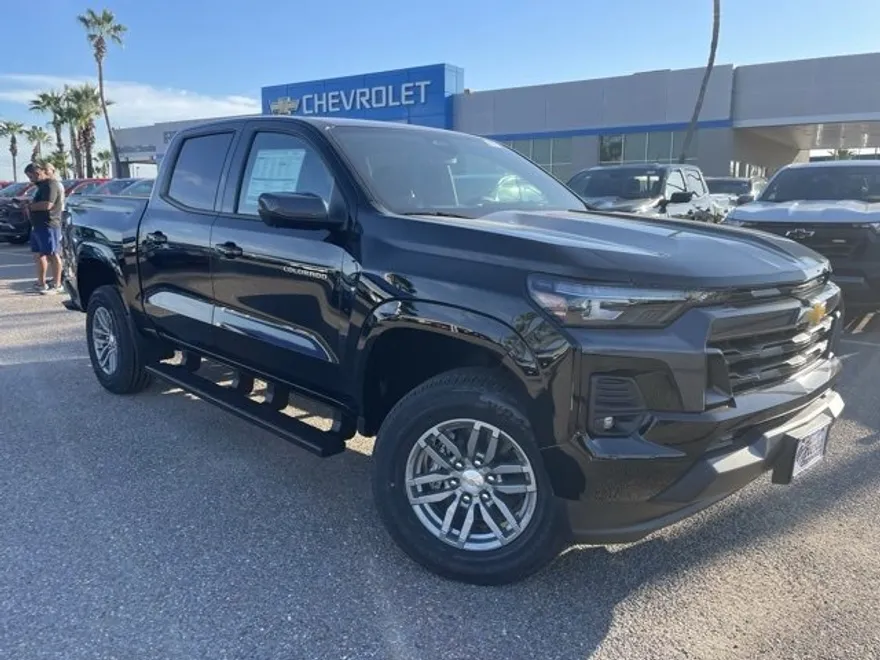 2026 Chevrolet Colorado LT photo 1