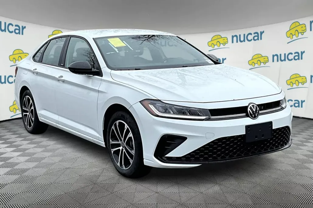 2025 Volkswagen Jetta Sport photo 1