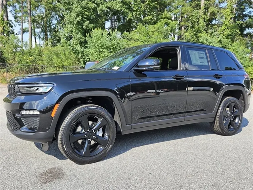 2025 Jeep Grand Cherokee Limited photo 1