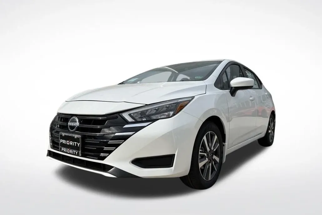 2025 Nissan Versa SV photo 1