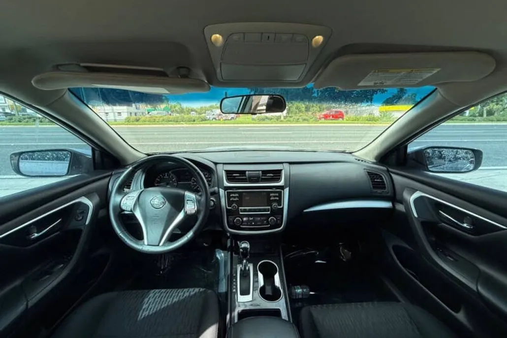2018 Nissan Altima 2.5 photo 1
