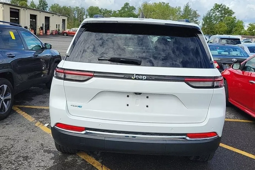 2023 Jeep Grand Cherokee 4xe photo 1
