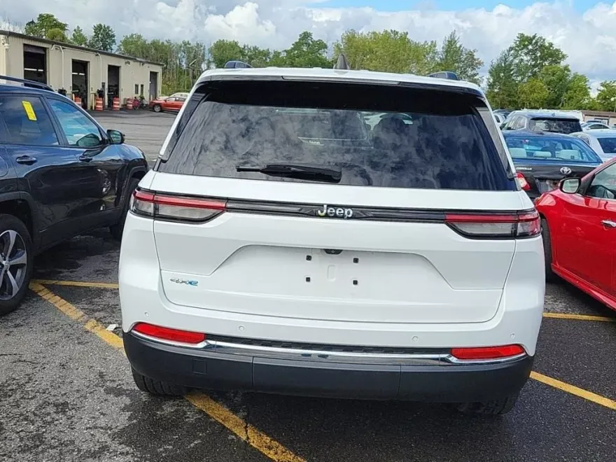 2023 Jeep Grand Cherokee 4xe photo 1