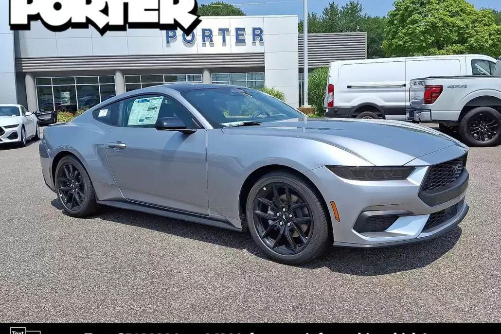 2025 Ford Mustang EcoBoost photo 1
