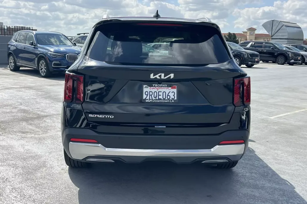2024 Kia Sorento SX photo 1