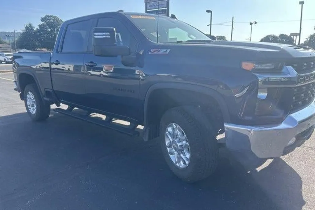 2021 Chevrolet Silverado 2500HD LT photo 1