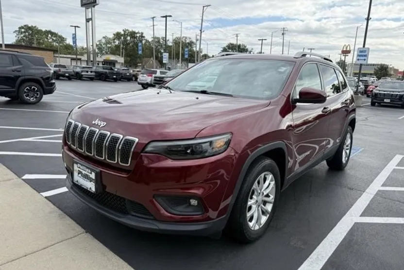 2019 Jeep Cherokee Latitude photo 1