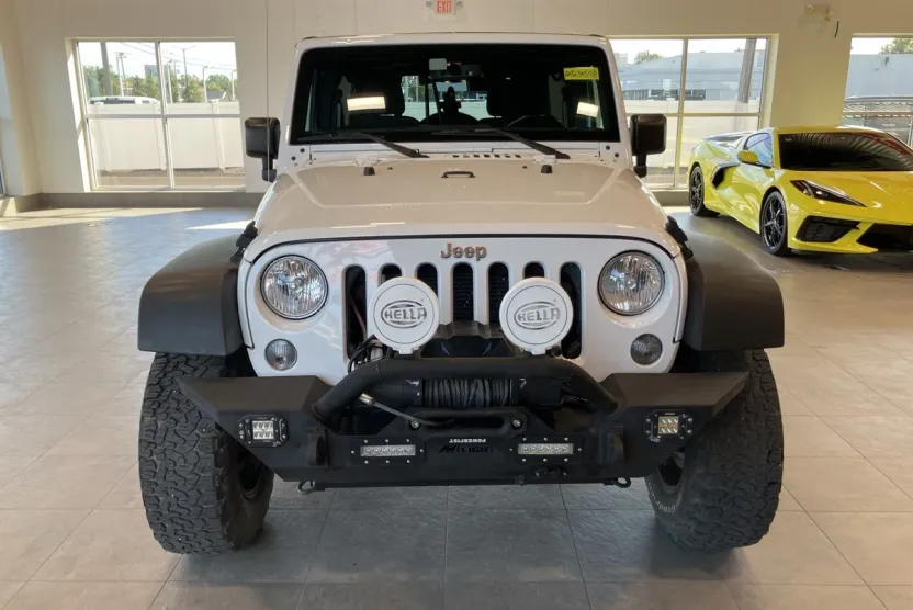 2016 Jeep Wrangler Unlimited Rubicon photo 1