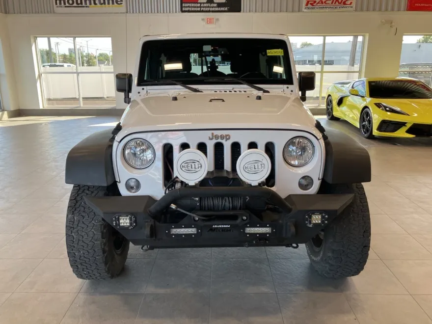 2016 Jeep Wrangler Unlimited Rubicon photo 1