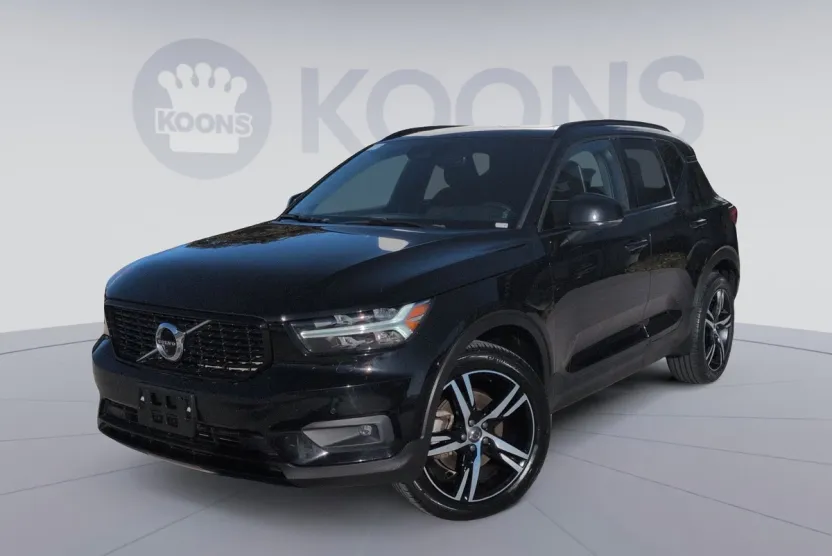 2020 Volvo XC40 R-Design photo 1