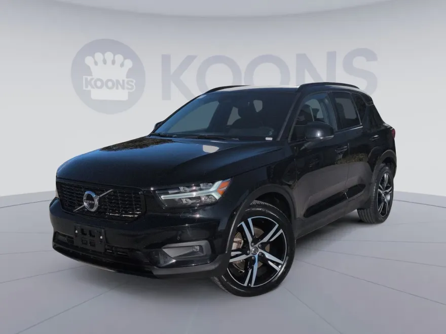 2020 Volvo XC40 R-Design photo 1