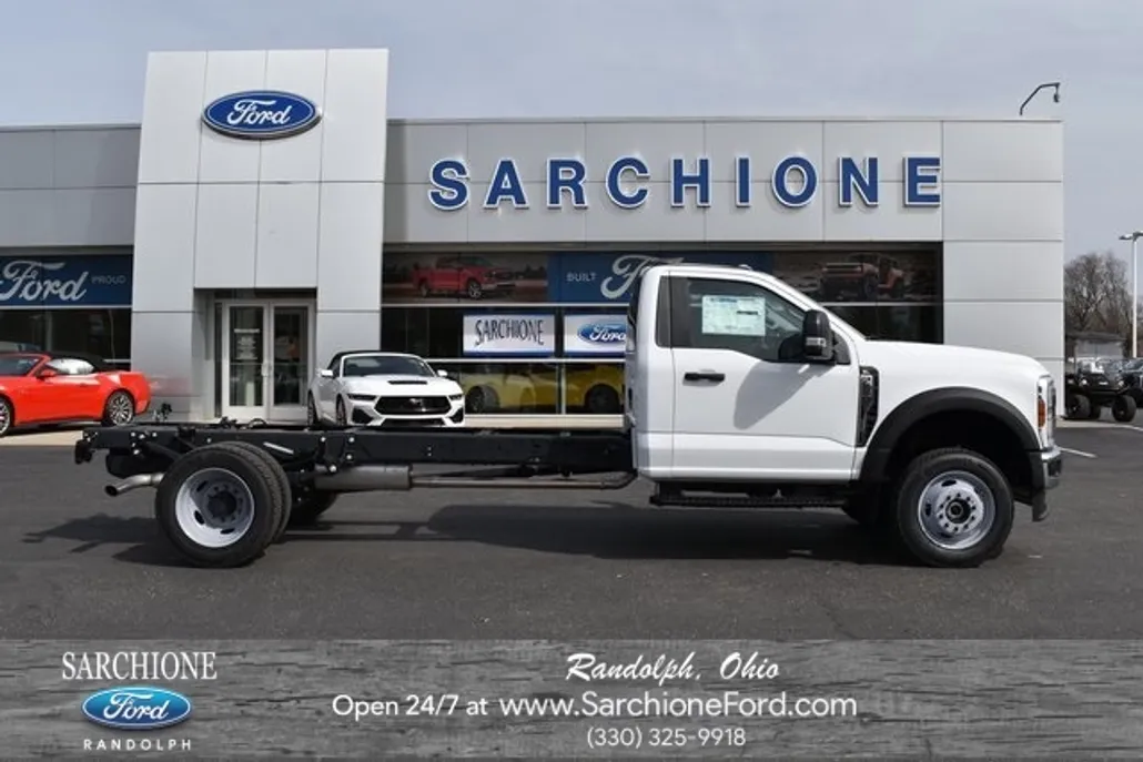 2024 Ford F-550 photo 1