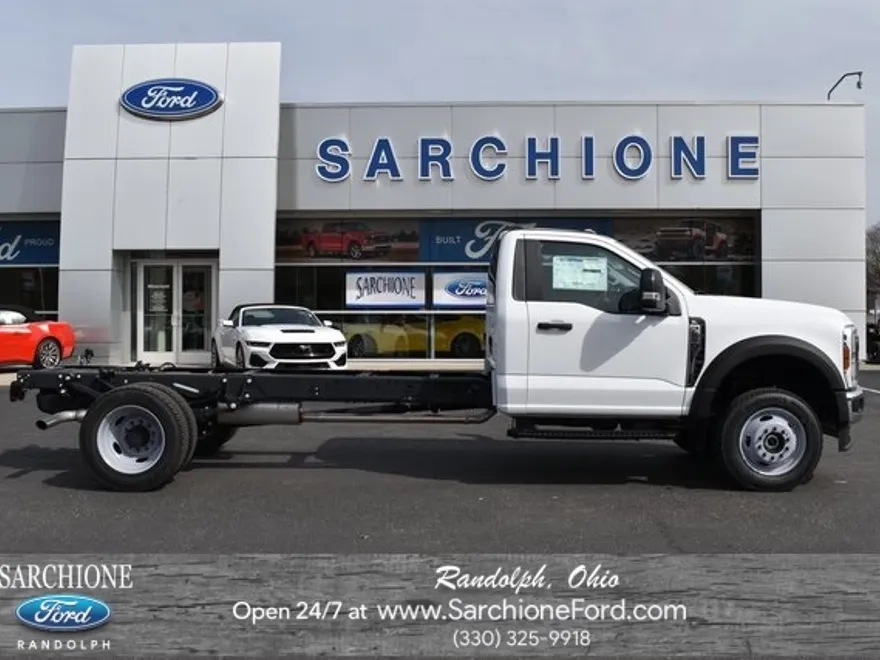 2024 Ford F-550 photo 1