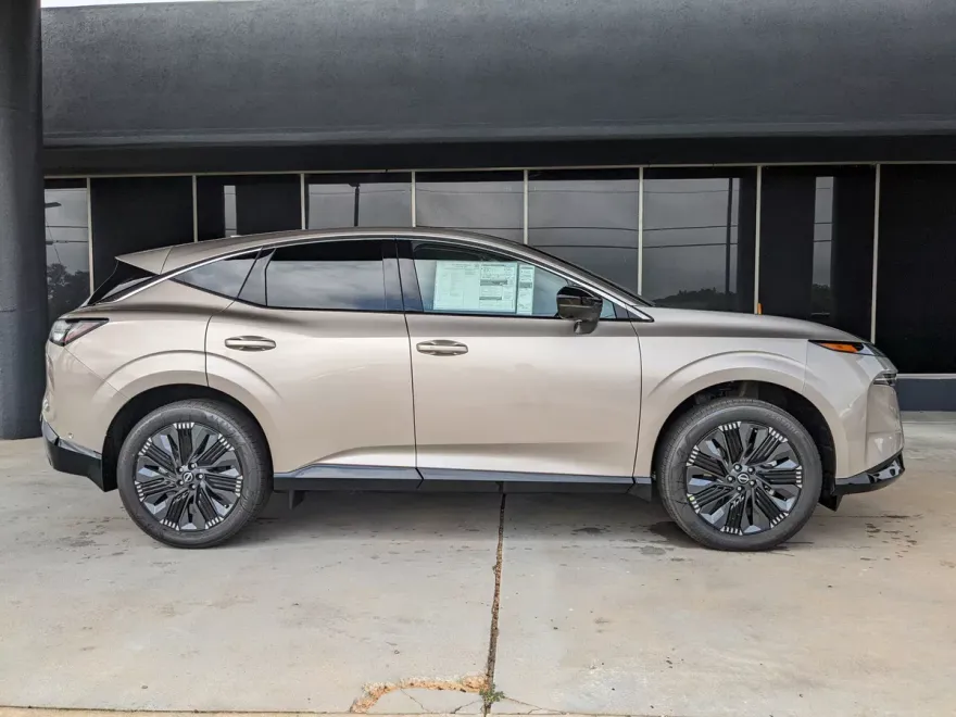 2025 Nissan Murano Platinum photo 1
