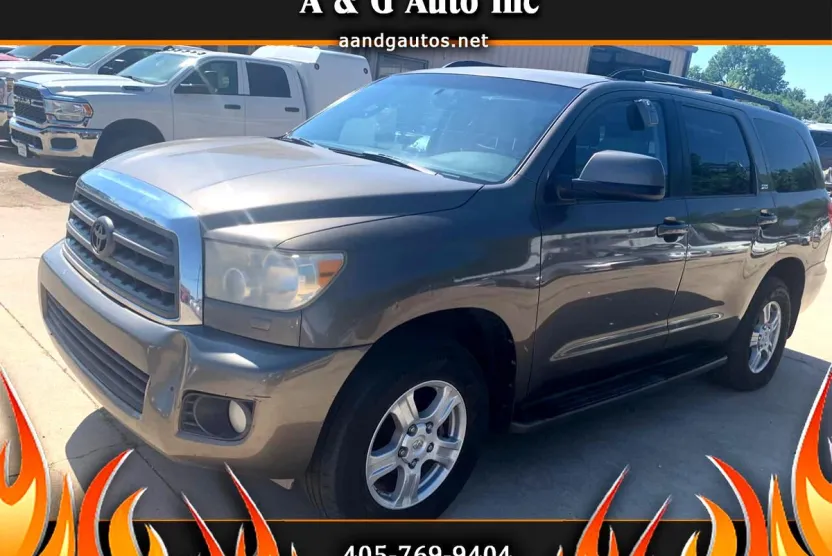 2010 Toyota Sequoia SR5 photo 1